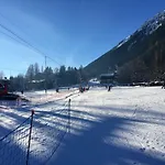 Front Slope 아파트