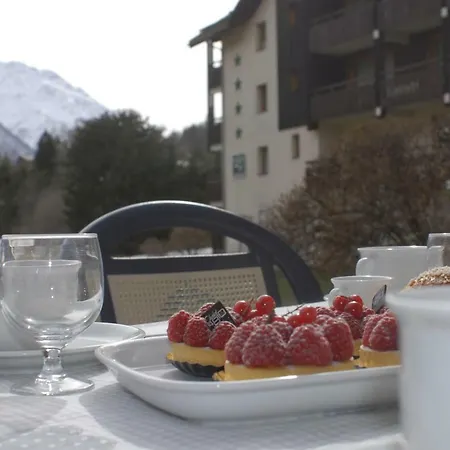 Front Slope Apartment *