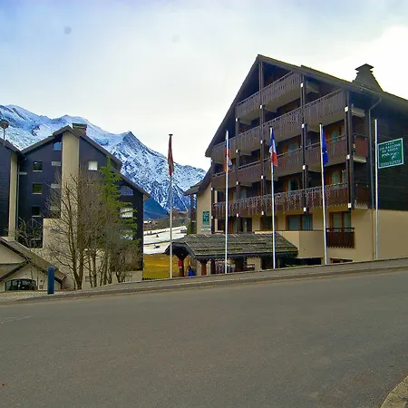 Front Slope Apartman